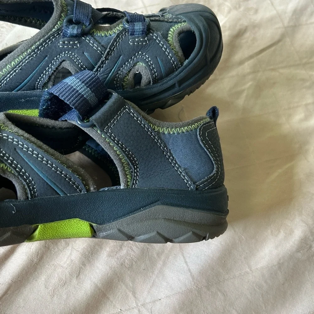 Merrill Boy’s Hydro Hiker Sandal (MY53375). Size Youth 5W. Navy/lime green.